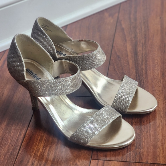 NWOT Unlisted gold heels - Picture 2 of 15
